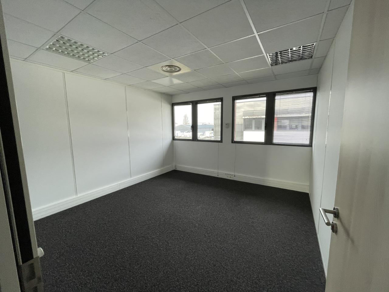 Bureau Saint-Herblain 878m² Location bureau Saint-Herblain Loire-Atlantique OLBUR2112433 2